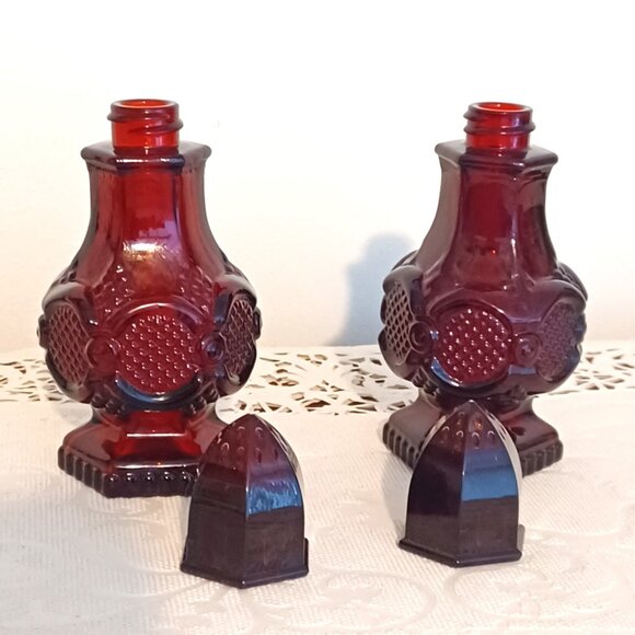 Vintage Avon Cape Cod Ruby Glass Salt and Pepper Shakers 1978 - Picture 5 of 6